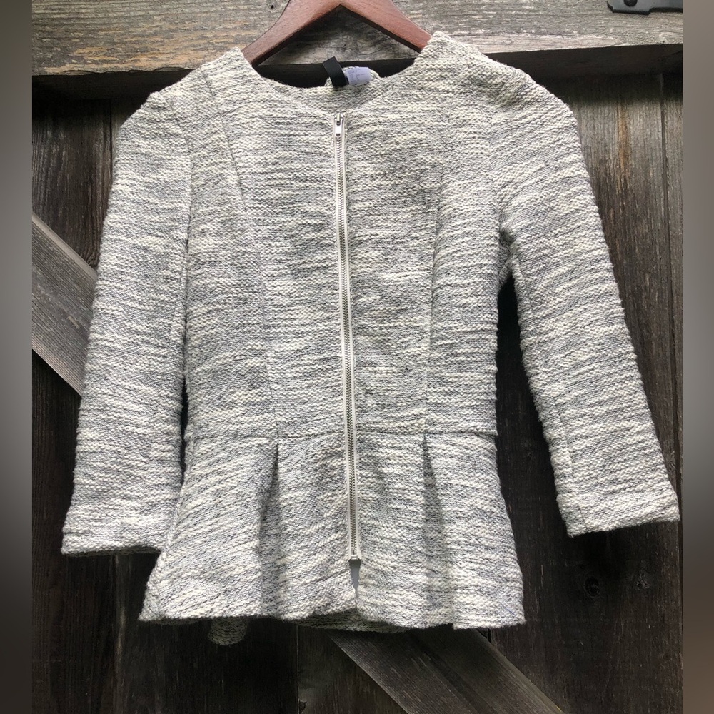 Cute Peplum Zip Up Blazer Women’s Size 2US ✨